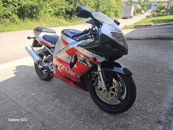 Suzuki GSX-R 750 K1