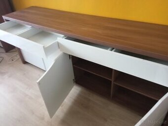 Obývací sestava 4 komoda a 2 polic