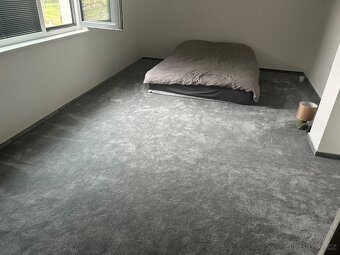 Pékný koberec s vyšším, hustým chlupem, šedý, levně - 1