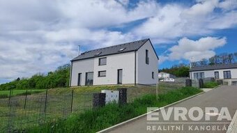 Novostavba rodinného domu 5+kk, pozemek 803m2, 15minut od ok
