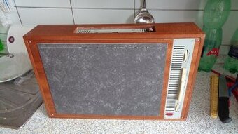 Starý lampový stereo zesilovač