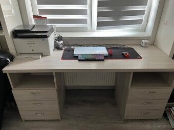 Psací stůl 180x70cm velmi zachovalý