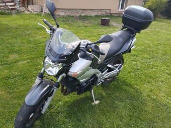Suzuki GSR 600