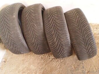 225/45r18