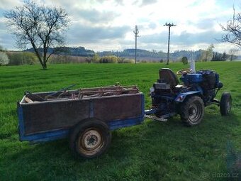 Malotraktor s příslušenstvím