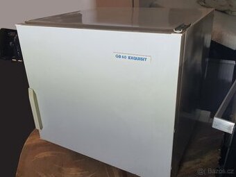 malý mrazák – mrazáček, nástavba, výborný stav