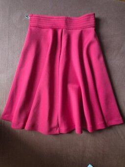 DomovskáŽenyOblečeníSukněMidi sukněReserved Midi sukně Předm