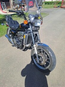Honda VF 700 Magna
