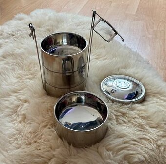 Krásný a praktický celonerezový termojídlonosič 4x1,1 litru