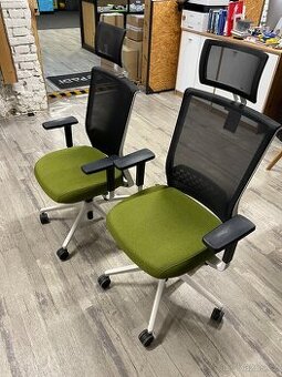 Jezdící kancelářská židle 3 volné kusy Actiu Stay