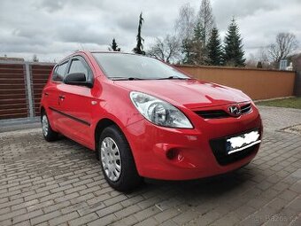 Hyundai i20 1.2i 57 kw, r. 2011, 1. Majitel, 93 000km.