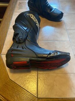 Boty na motorku