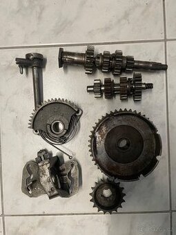 Díly motoru Jawa 250/350