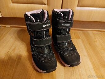 Zimní dívčí boty zn. Geox vel.29
