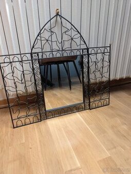 železné orientálne zrcadlo