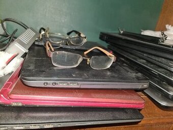 3x dioptricke bryle: Tommy Hilfinger...