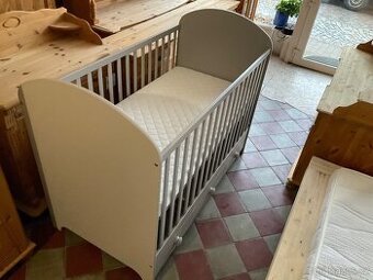 Dětská postýlka se šuplaty IKEA