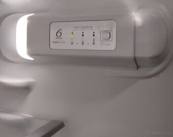 Lednička s mrazákem