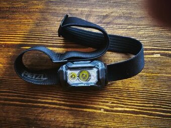 Čelovka Petzl Aria 2 RGB Black - 450 lm