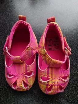 H&M dívčí sandálky / capáčky