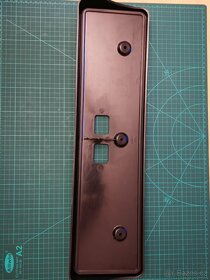 Jaguar X300 Podložka pod SPZ vpředu