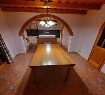 Prodám luxusní dubový stůl