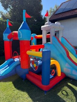 Happy Hop - skakaci nafukovaci rytirsky hrad 13 v 1 Sparkys