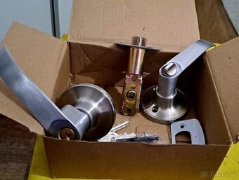 Dveřní klika z nerezové oceli se zámkem