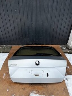 Zadni viko skoda Rapid