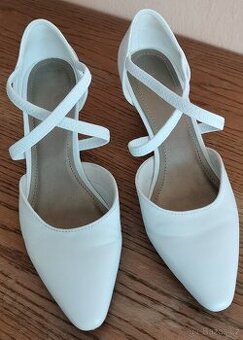 Společenské bílé lodičky vel. 38 (255 mm)