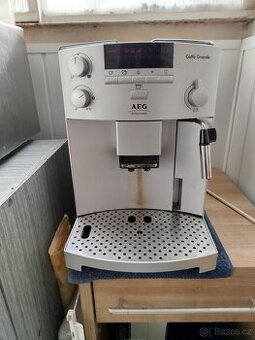 Prodám kávovar AEG na zrnkovou kávu