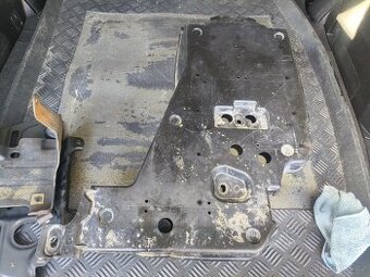 Kryt subaru Forester 3 2.0D