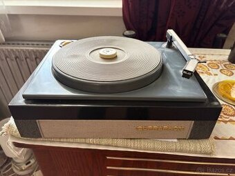 Starý gramofon Supraphon