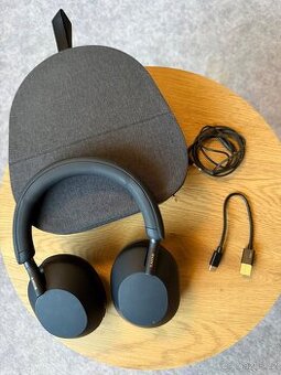 Sony Noise Cancelling WH-1000XM5, černá