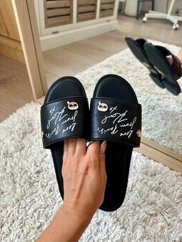 LETNÍ ČERNÉ PANTOFLE / SANDÁLKY KARL LAGERFELD  2