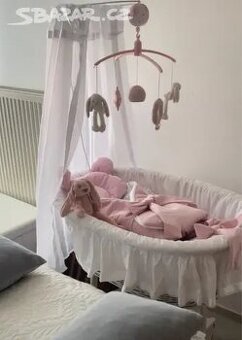 Proutěná postýlka - košík na spaní
