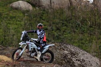 AJP PR7 650 Adventure 2025/26  - nový