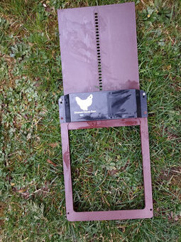 Automatická dvírka pro slepice aj.