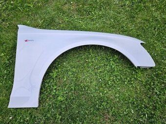 Blatník Audi A4 B8 - Bílá perleť