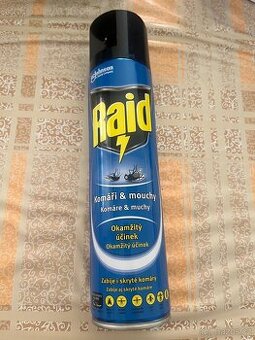 Raid proti komáři a mouchy