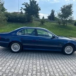 BMW E39 523ia