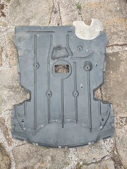 E91 Mpaket kryt pod motor