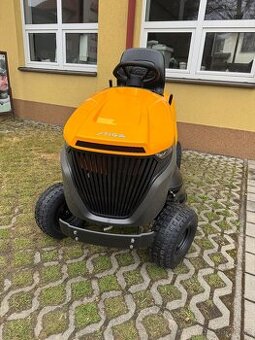 Zahradní traktor STIGA Estate 7102 - 1