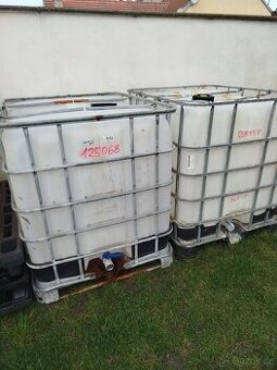 Ibc nádrže 1000l a 600l na vodu