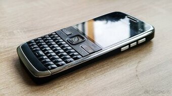 Nokia E72