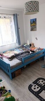 Postel z masivu 140x200