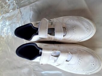 Bílé tenisky na suché zipy, vel. 31