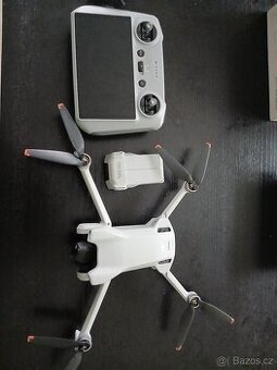 Dron DJI Mini 3 s RC ovladačem
