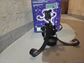 Kovový stojánek na vánoční stromek