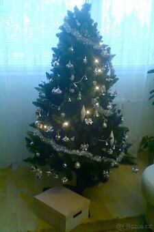 VÁNOČNÍ STROMEČEK